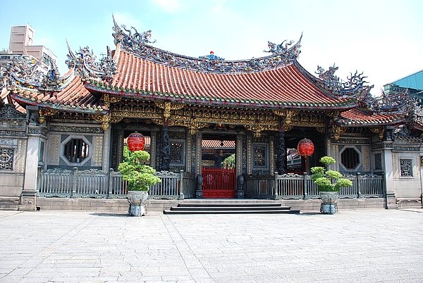 龙山寺