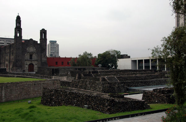 墨西哥城三文化广场旅游,三文化广场景点介绍