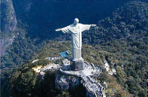 登耶稣山巅 览巴西风景图片